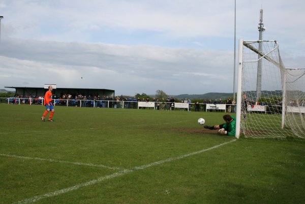 Gavin Dean saves to win cup for Kings Stanley