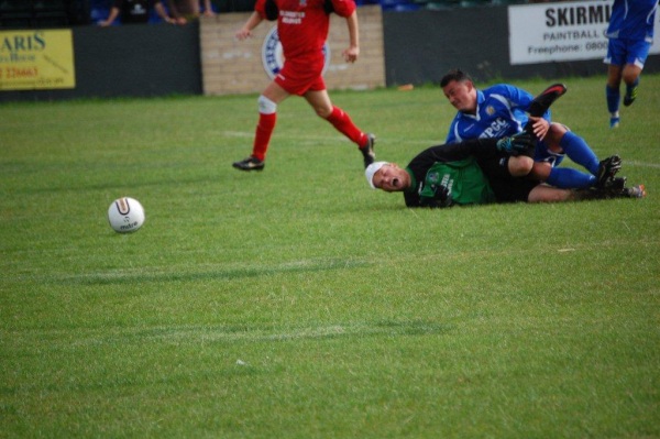 Action from Bishops Cleeve Reserves v Ellwood